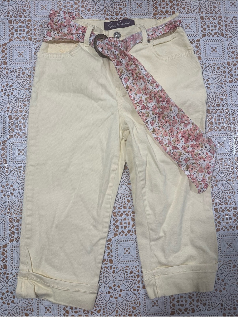Gloria Vanderbilt Amanda Capri Pants 8P Butter Yellow Floral Belt Cropped Y2K